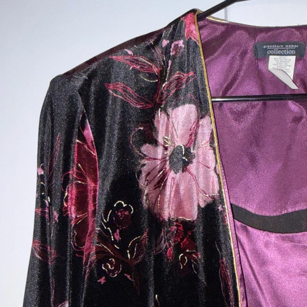 Dress Barn Black and Burgundy Velvet Blazer - Picture 3 of 7